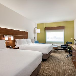 Queen Suite Hearing accessible